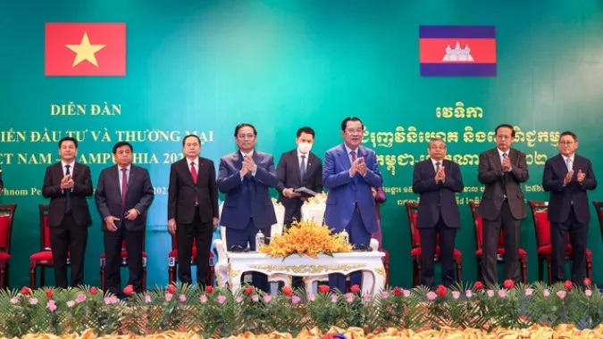 Thủ tướng kêu gọi doanh nghiệp Việt Nam mở rộng đầu tư sang Campuchia