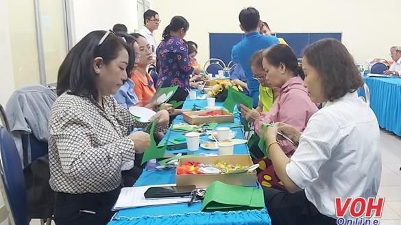 Kỹ năng làm đẹp, nữ công gia chánh tạo hứng khởi nơi công sở