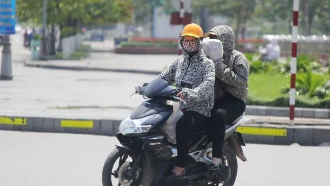 Dự báo thời tiết ngày mai (12/11): Chỉ số UV cả nước tiếp tục duy trì ngưỡng nguy cơ gây hại cao