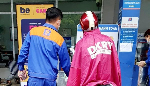 Điểm tin trưa 12/11: CP ra công điện khẩn về xăng dầu; Tuyển người sang Đức làm việc lương khủng