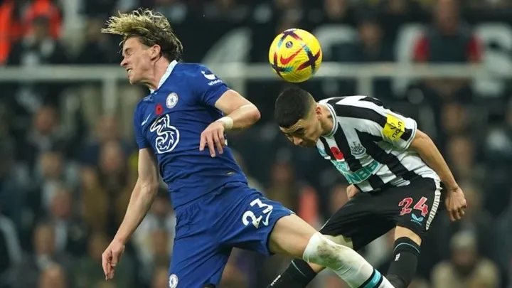 Newcastle áp sát Man City và đẩy Chelsea xuống hố sâu