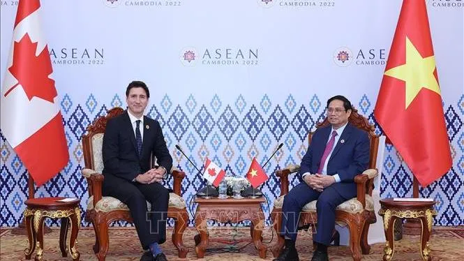 Quan tâm giúp đỡ cộng đồng người Việt Nam tại Canada