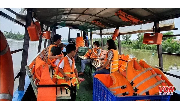 Thành phố Hồ Chí Minh rà soát phương tiện thủy nội địa