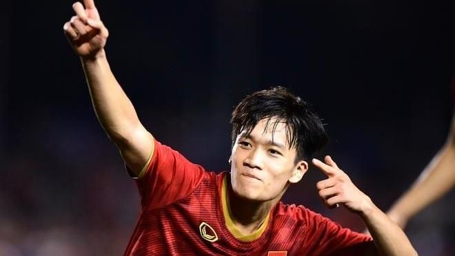 Tiền vệ Hoàng Đức được mời dự và trao giải tại vòng bảng World Cup 2022
