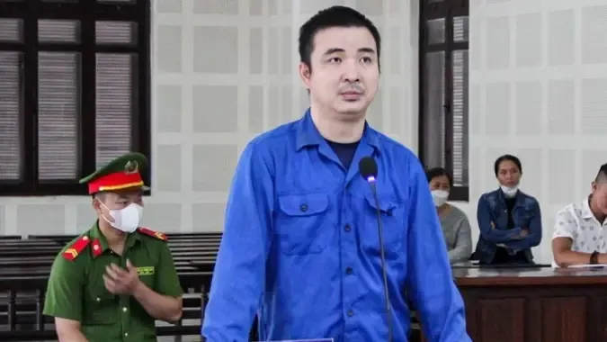 Lao xe ôtô tông vợ cũ và tình địch lãnh án 21 năm tù