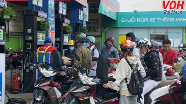 Lo ngại giá xăng năm 2023 tăng mạnh, Bộ Tài chính đề xuất áp thuế BVMT tương ứng giá dầu thế giới