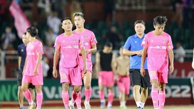 Kết thúc V-League 2022: Phân định thứ bậc, Sài Gòn xuống hạng