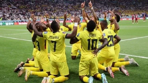 Ecuador tặng Qatar cơn “ác mộng” trận đầu tại World Cup