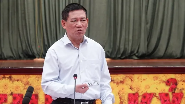 Niềm tin của nhà đầu tư đối với trái phiếu, cổ phiếu xuống thấp