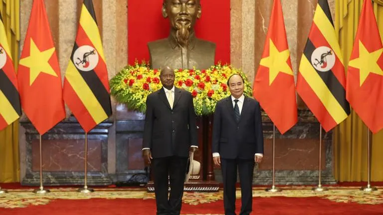 Chủ tịch nước Nguyễn Xuân Phúc hội đàm với Tổng thống Uganda Yoweri Museveni