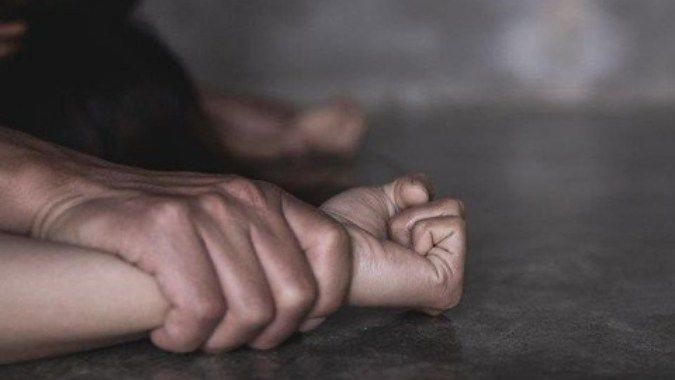 Nam thanh niên nhiều lần đe dọa, hiếp dâm bé gái 12 tuổi