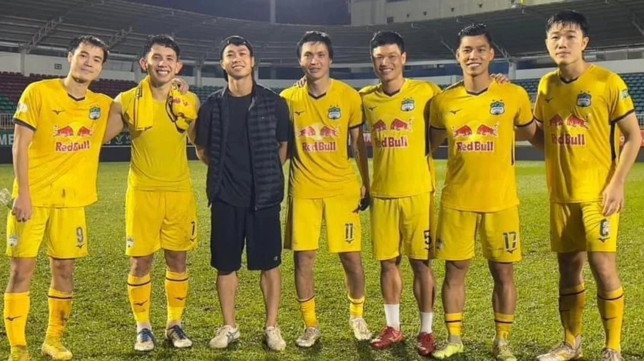 Văn Thanh gia nhập Nam Định, HAGL và Bình Định chiêu binh
