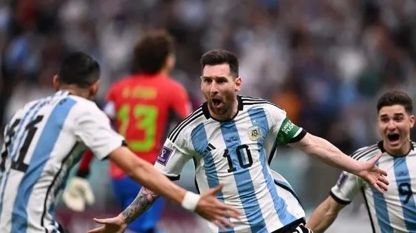 Messi ghi bàn và kiến tạo giúp Argentina hạ Mexico