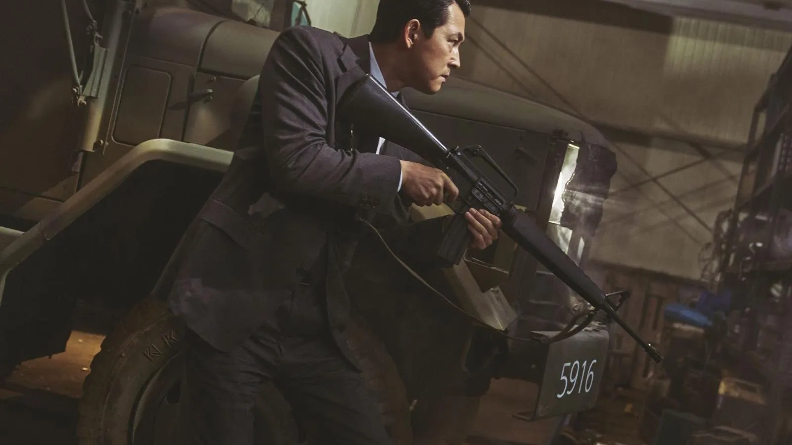 Màn săn lùng nghẹt thở của Lee Jung Jae và Jung Woo Sung