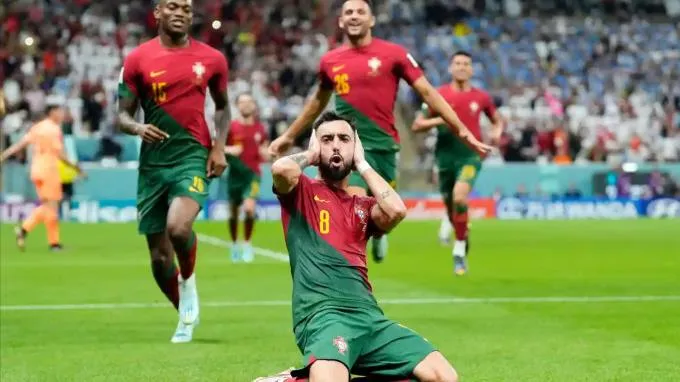 Bruno lập cú đúp hạ Uruguay đưa Bồ Đào Nha vào vòng 1/8