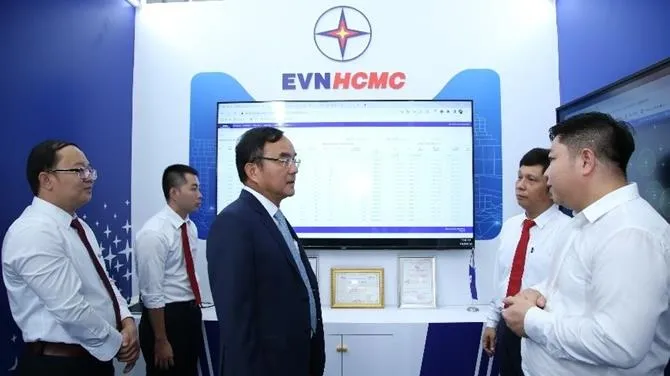 EVNHCMC giới thiệu sản phẩm sáng tạo tại Hội nghị Khoa học và Công nghệ Điện lực năm 2022