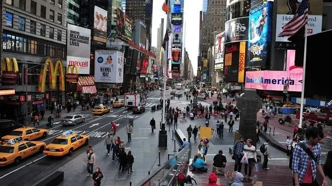 Đồng hạng với Singapore, New York trở thành thành phố đắt đỏ nhất thế giới
