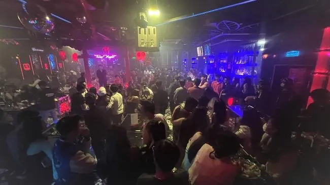 Đột kích quán bar ở Đồng Nai, phát hiện 14 người dương tính với ma túy