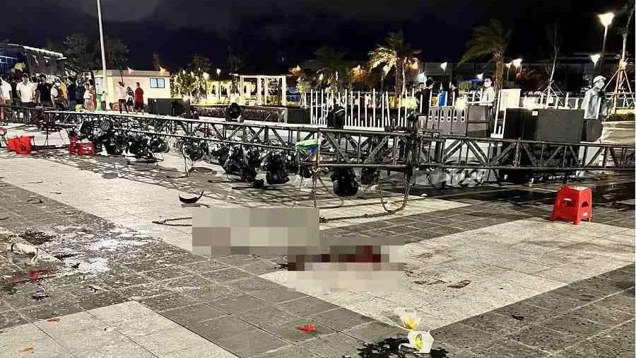 Sập sân khấu nhạc nước mới xây dựng ở Thành phố Thủ Dầu Một