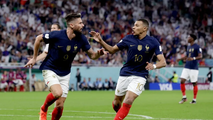 Song sát Mbappe và Giroud giúp Pháp thẳng tiến vào tứ kết