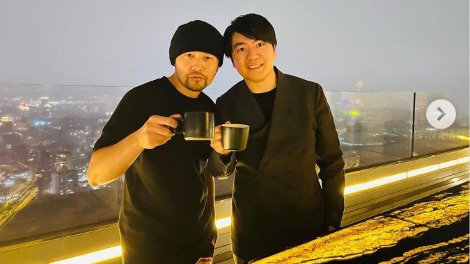 Hai ông hoàng âm nhạc gặp nhau tại căn nhà sang trọng trị giá hơn 21 triệu USD