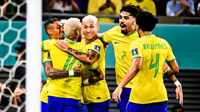 26 cầu thủ Brazil đã ra sân, Neymar và Richarlison có cột mốc mới