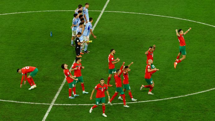 “Địa chấn” Morocco hất văng Tây Ban Nha tại vòng 1/8