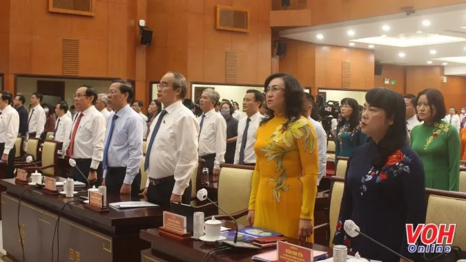 Ngày thứ 2 kỳ họp thứ 8 HĐND TPHCM: Chất vấn Chủ tịch TP Phan Văn Mãi