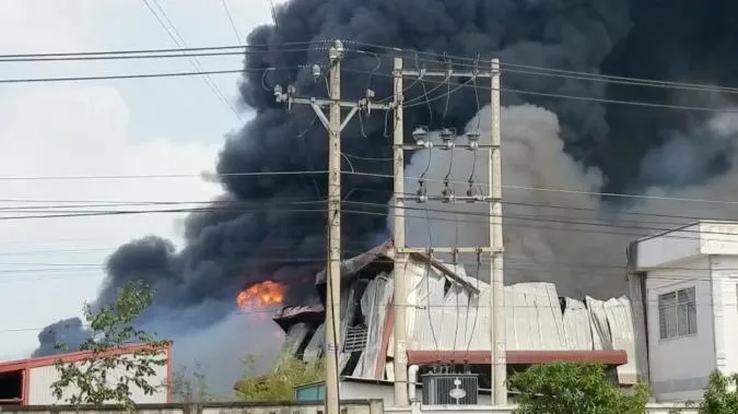 Long An: Cháy lớn tại khu công nghiệp Hải Sơn