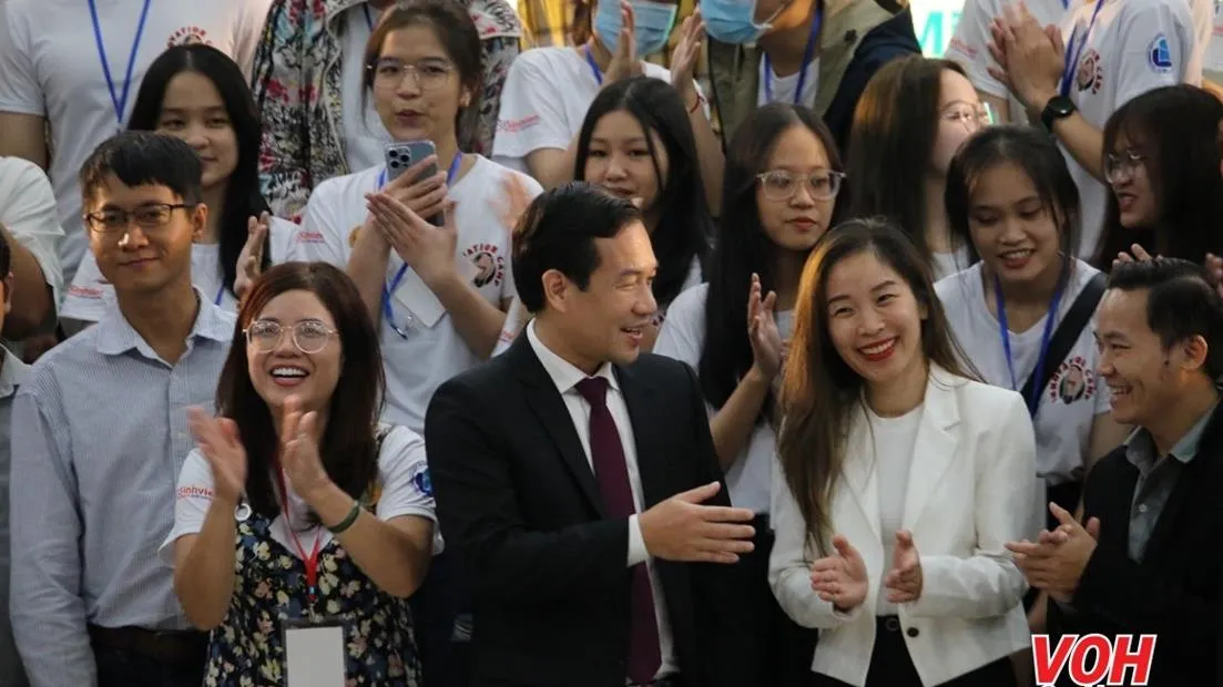 TPHCM: Không đi chơi cuối tuần, sinh viên đi hội trại GREEN