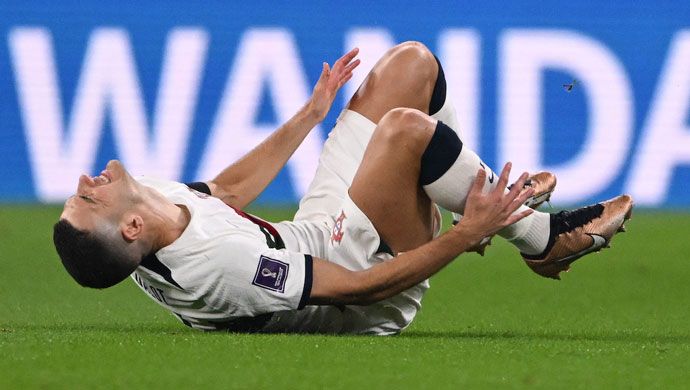 Tin tức MU: Dalot chấn thương, hậu vệ Croatia lọt tầm ngắm