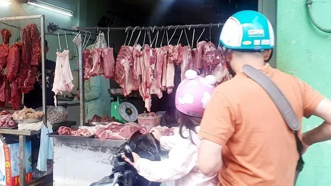 Giá heo hơi hôm nay 12/12/2022: Đứng yên