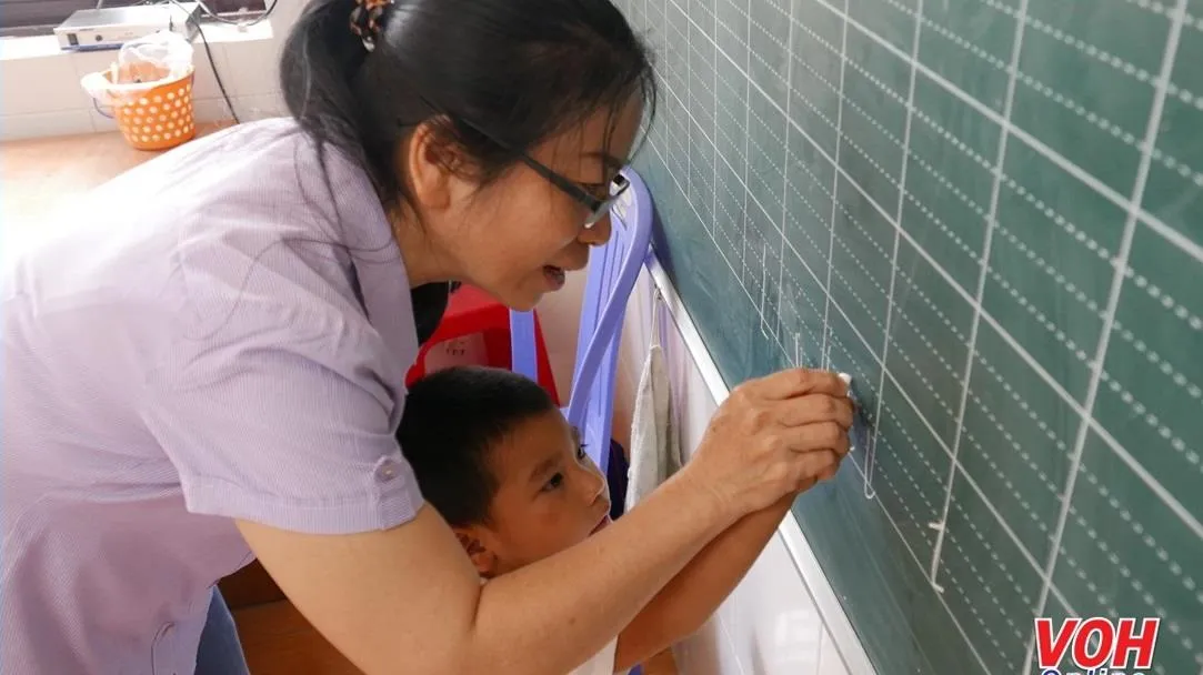 Từ ngày 1/7/2023, lương và phụ cấp của giáo viên sẽ tăng như thế nào?