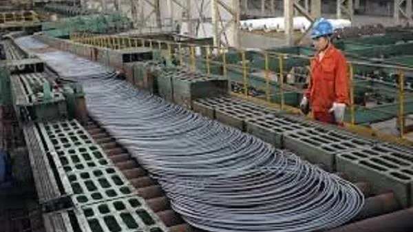Giá sắt thép xây dựng hôm nay 19/12: Bất ngờ lao dốc không phanh trên thị trường Thượng Hải