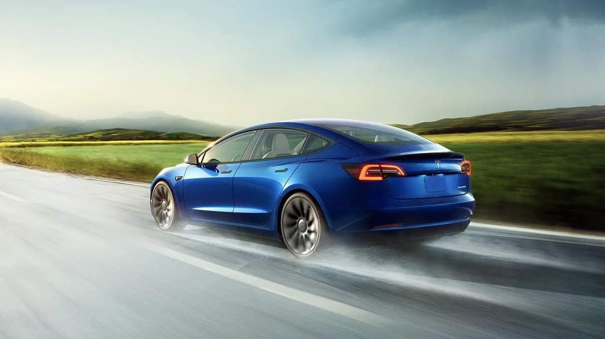 Nhiều mẫu xe điện Tesla giảm giá mạnh tại Mỹ