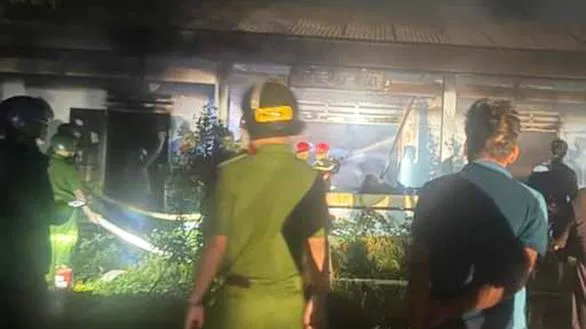 Sau tiếng nổ, căn nhà ở quận 11 bốc cháy trong đêm