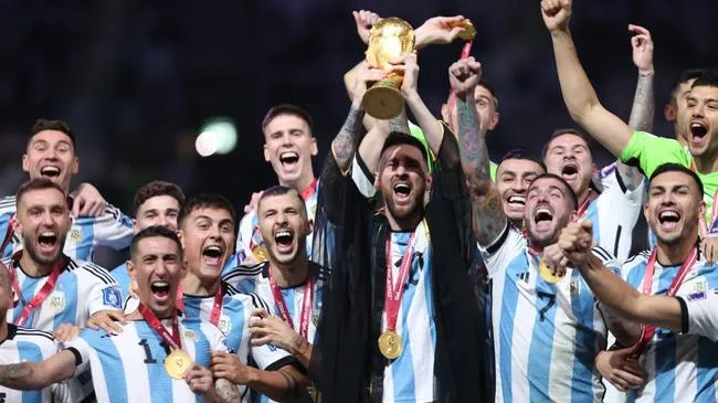 Argentina áp sát vị trí số 1 Brazil trên BXH FIFA