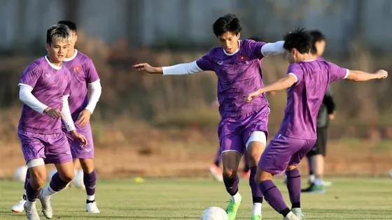 Bóng đá Việt Nam: Thầy Park theo sát học trò, Cup vàng sân 7 quốc tế