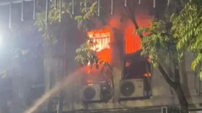 Bắc Ninh: Cửa hàng giày dép cháy lớn trong đêm