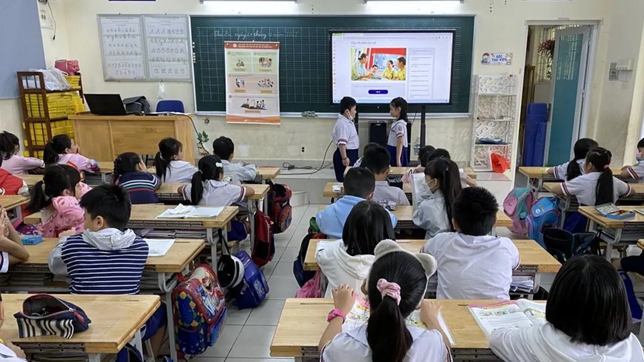 Linh hoạt lồng ghép giáo dục quyền con người trong chương trình học các cấp