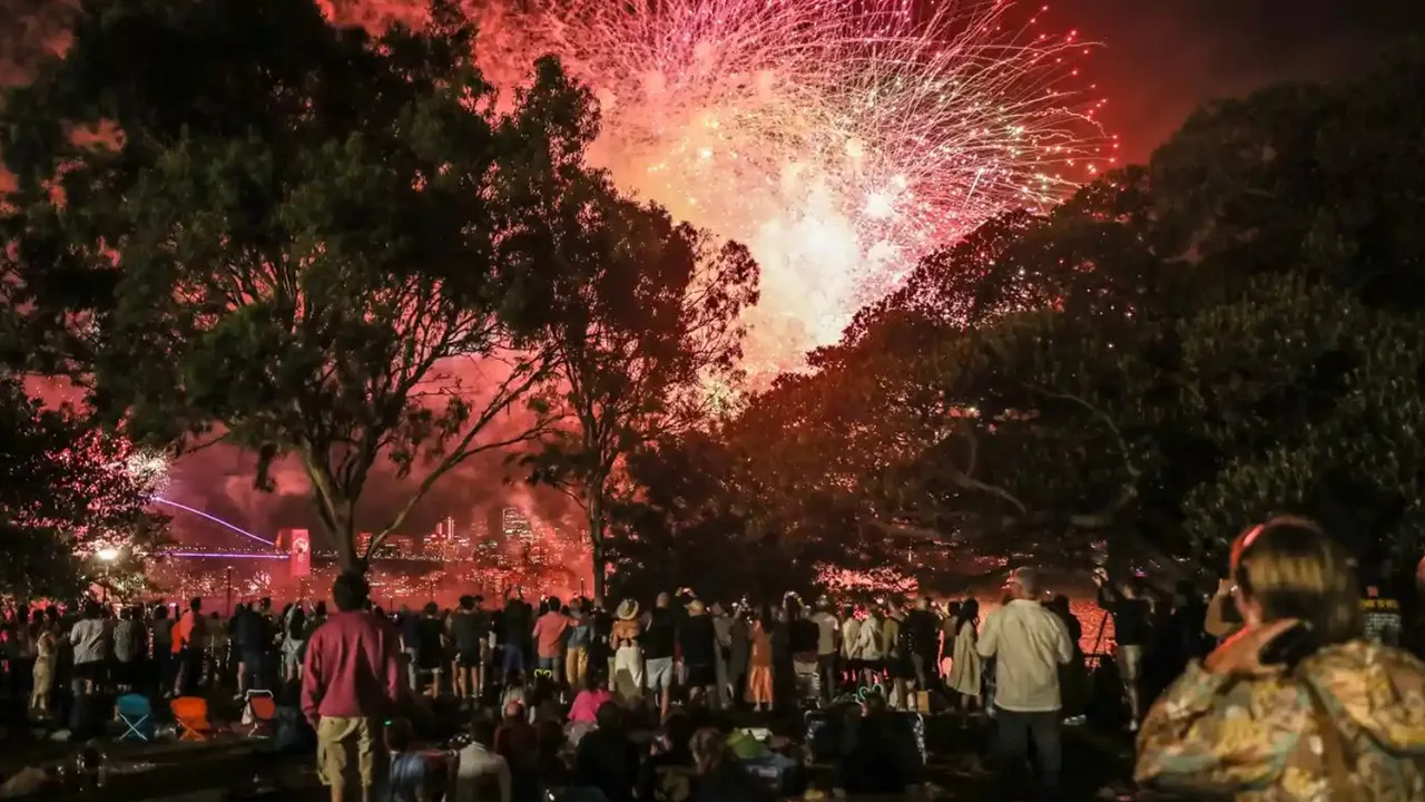 Ngắm các màn pháo hoa lộng lẫy chào đón năm mới 2023 tại Sydney