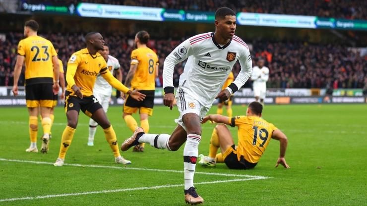 Rashford đưa MU vào top 4 và áp sát Newcastle