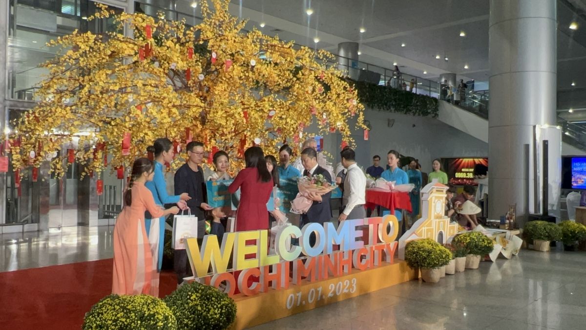 Những vị khách quốc tế “xông đất” TPHCM đầu năm 2023
