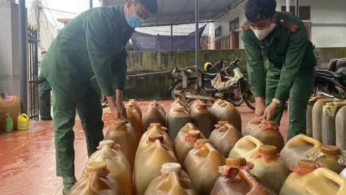 Quảng Ngãi thu giữ số lượng lớn dầu DO không rõ nguồn gốc