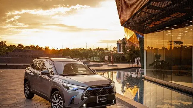 Toyota Corolla Cross 2023 sắp lăn bánh: thêm trang bị, giá tăng nhẹ