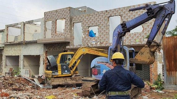 Sau sự cố bé trai rơi ống trụ bê tông, TPHCM xử lý nghiêm vi phạm an toàn lao động các công trình