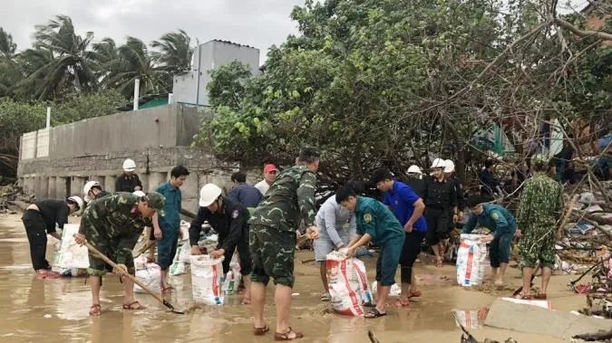 Phú Yên: Triều cường xâm thực, uy hiếp khu dân cư ven biển