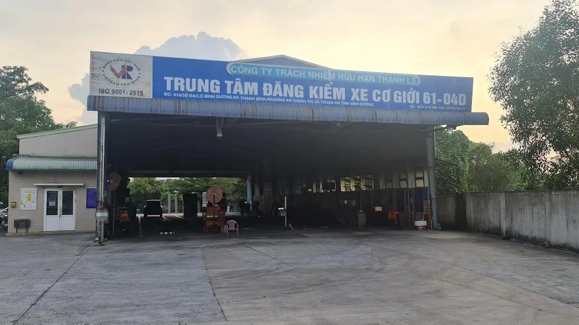 Hà Nội: Nhiều trung tâm đăng kiểm “cửa đóng, then cài”