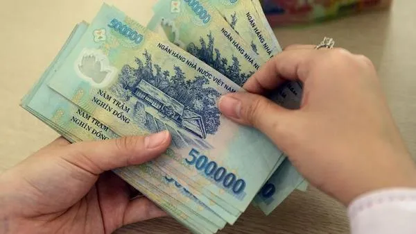 Yêu cầu thanh toán đầy đủ tiền lương, tiền thưởng cuối năm cho người lao động