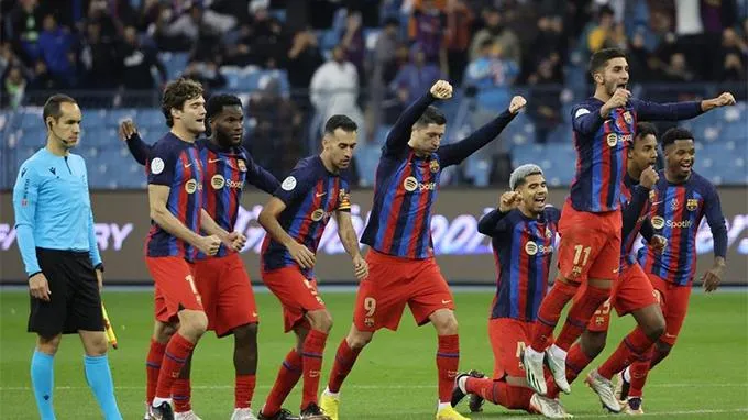 Siêu cúp Tây Ban Nha: Barca nhọc nhằn vào chung kết đấu Real
